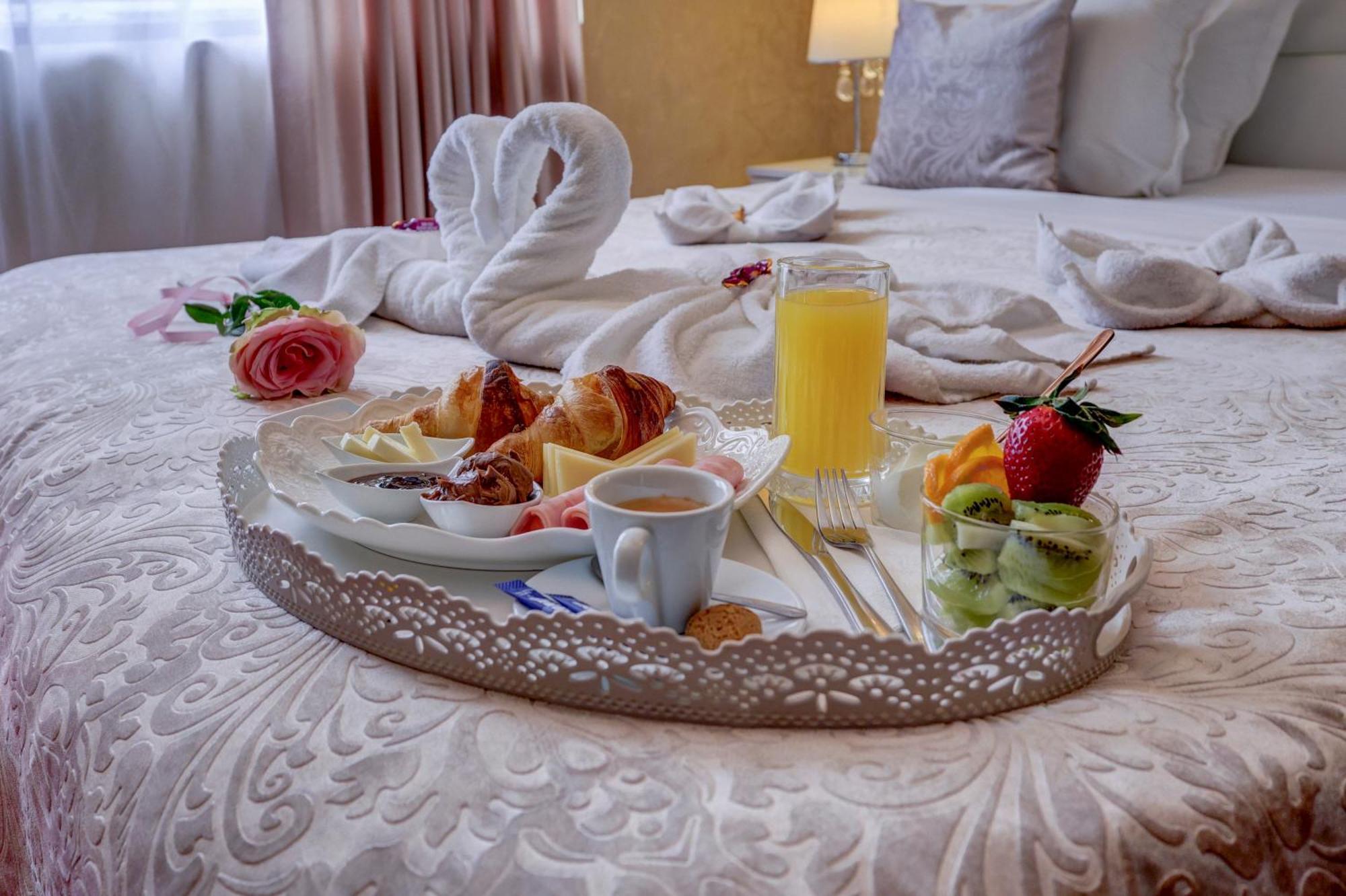 Hotel Imperia Varna Esterno foto