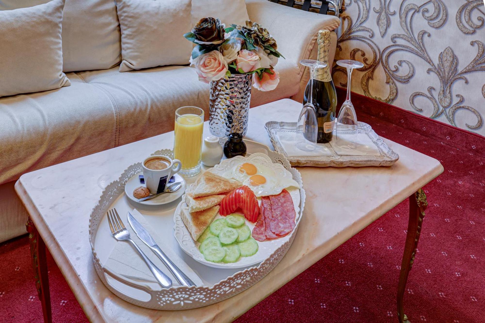 Hotel Imperia Varna Esterno foto